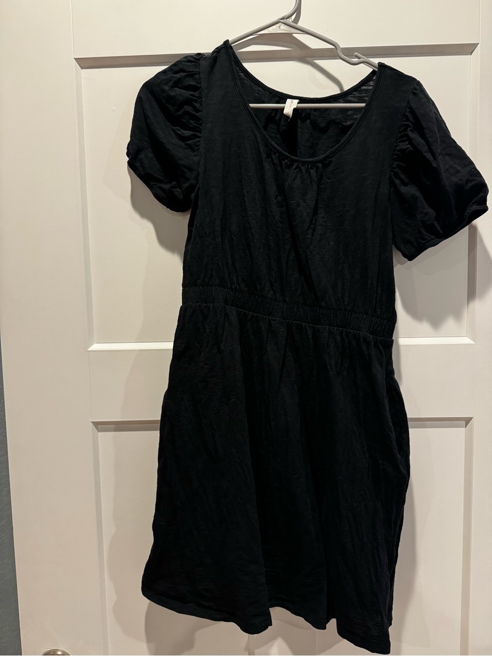 Women's Black Scoop Neck Short Sleeve Dress